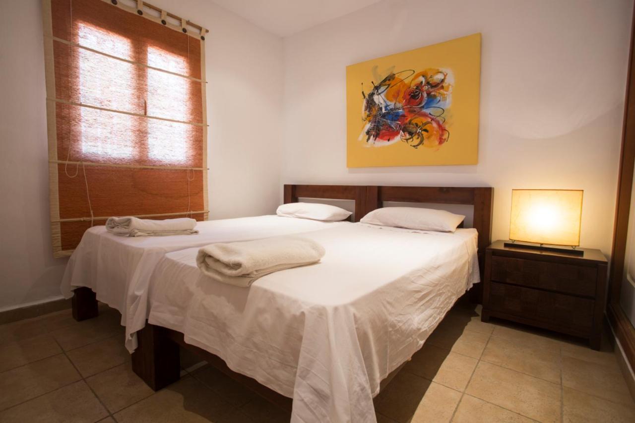 Villa Tom Is Near To Playa Den Bossa Sant Jordi de ses Salines Bagian luar foto