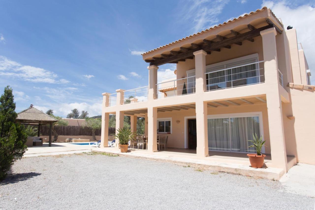 Villa Tom Is Near To Playa Den Bossa Sant Jordi de ses Salines Bagian luar foto